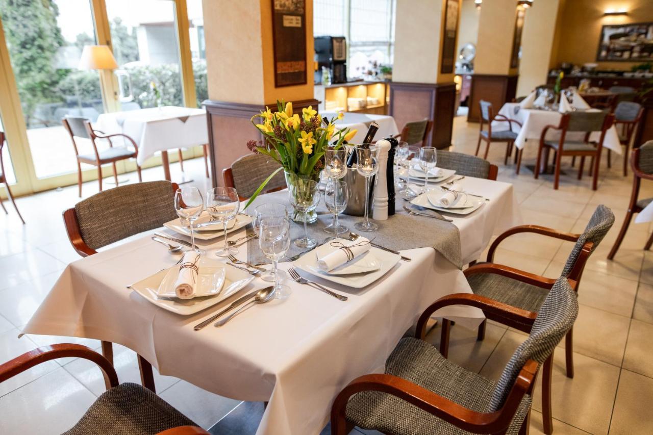 Business Hotel Vega Wrocław Kültér fotó