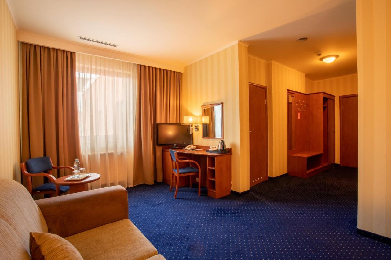 Business Hotel Vega Wrocław Kültér fotó