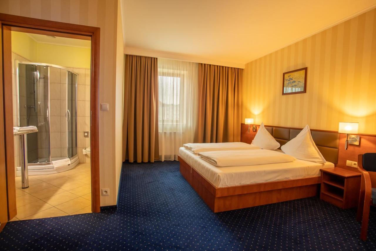 Business Hotel Vega Wrocław Kültér fotó