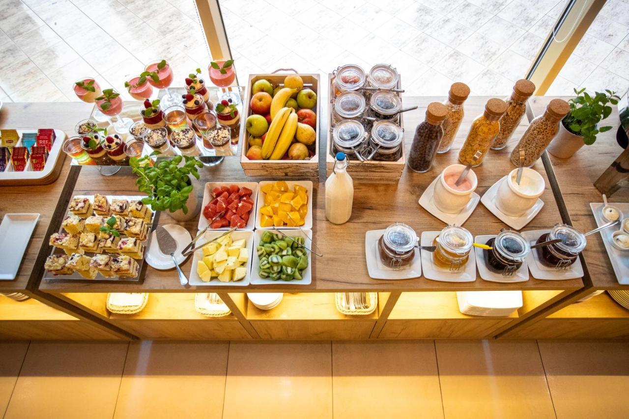 Business Hotel Vega Wrocław Kültér fotó