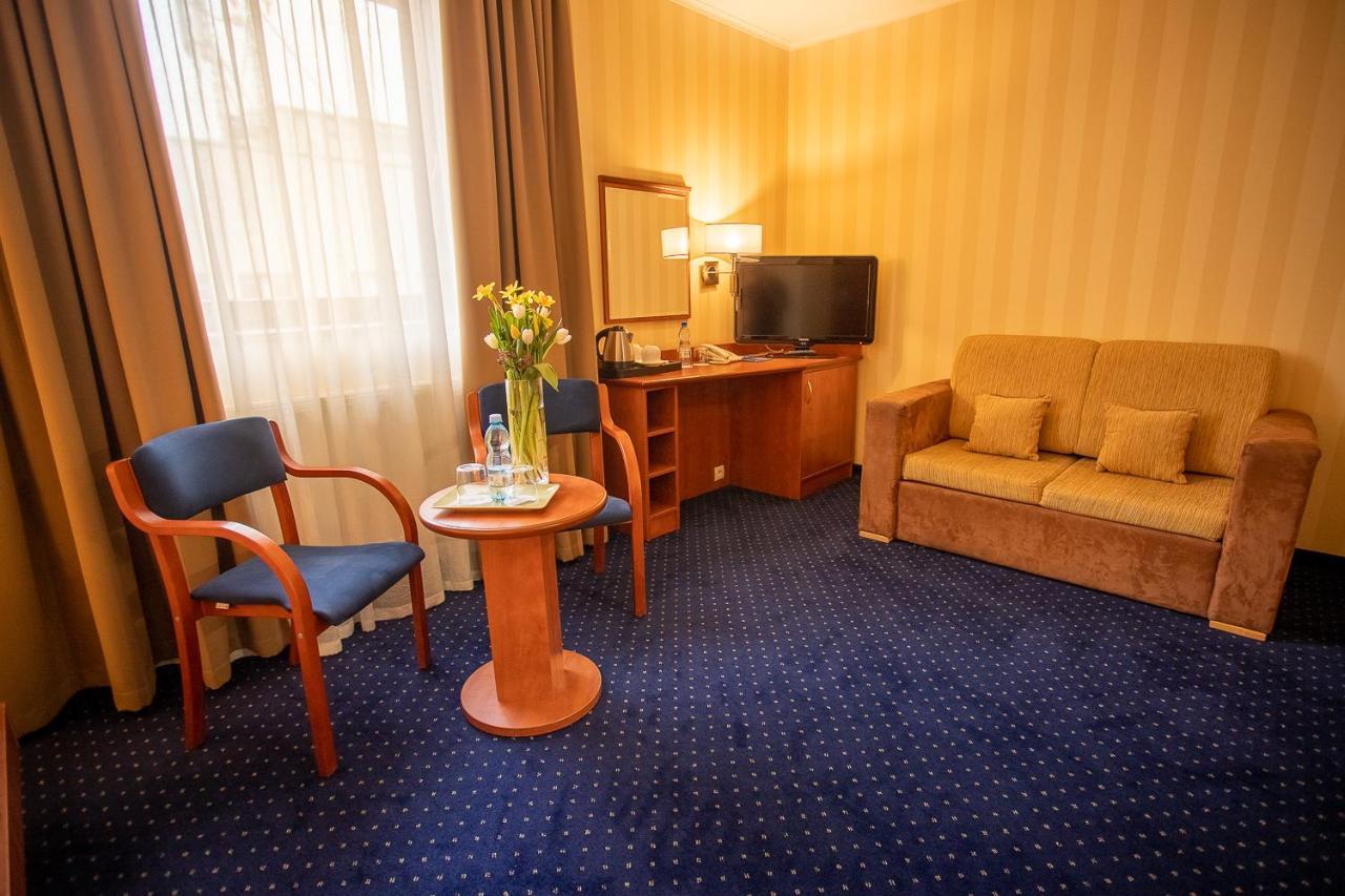 Business Hotel Vega Wrocław Kültér fotó