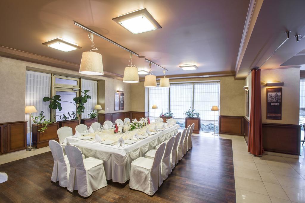 Business Hotel Vega Wrocław Kültér fotó
